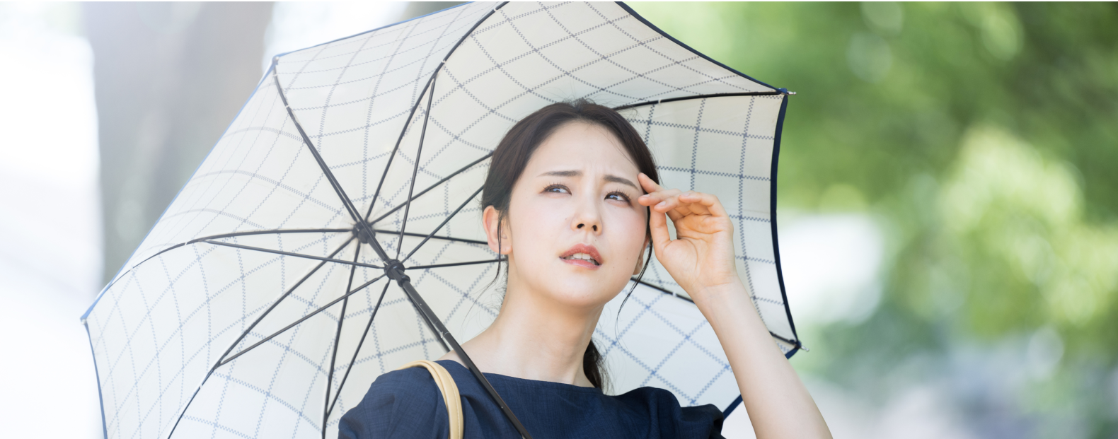 紫外線が降り注いでいるイメージ画像