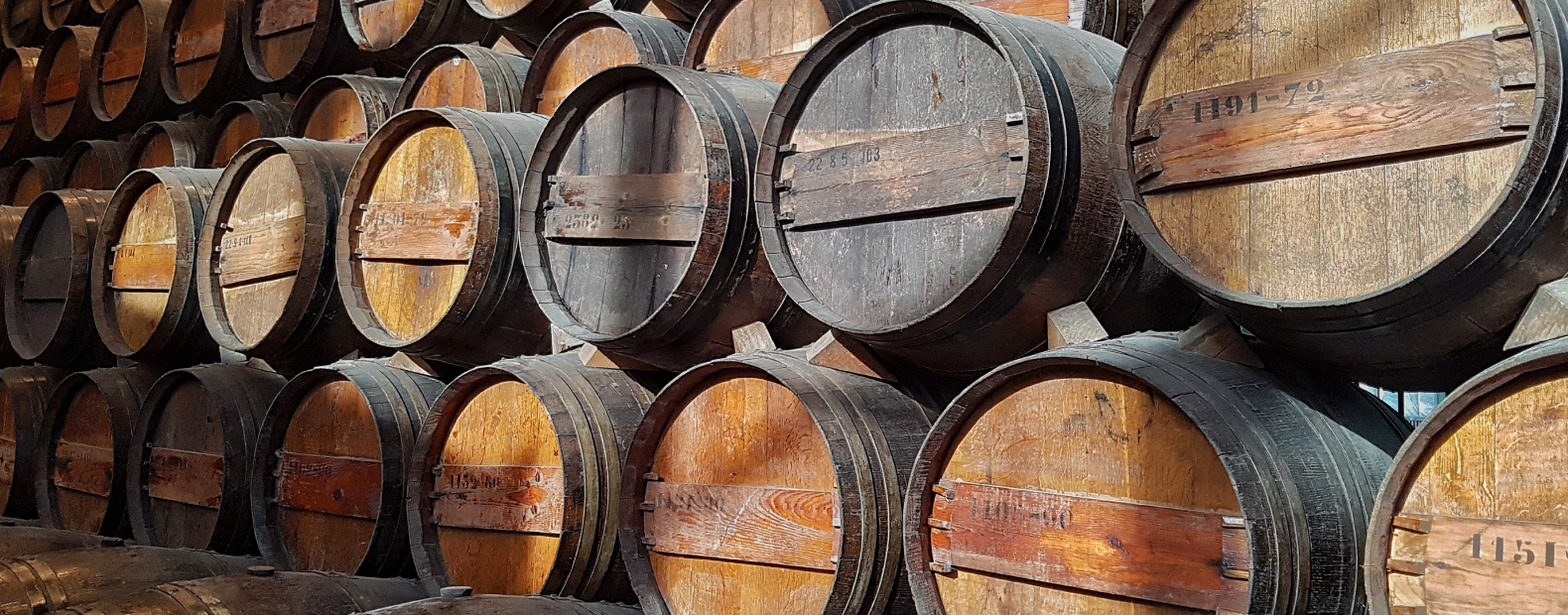 ウイスキーやワインの樽